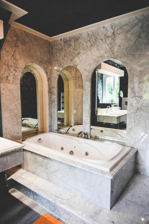 La Fontaine Dort Bed & Breakfast Tessy-sur-Vire ภายนอก รูปภาพ