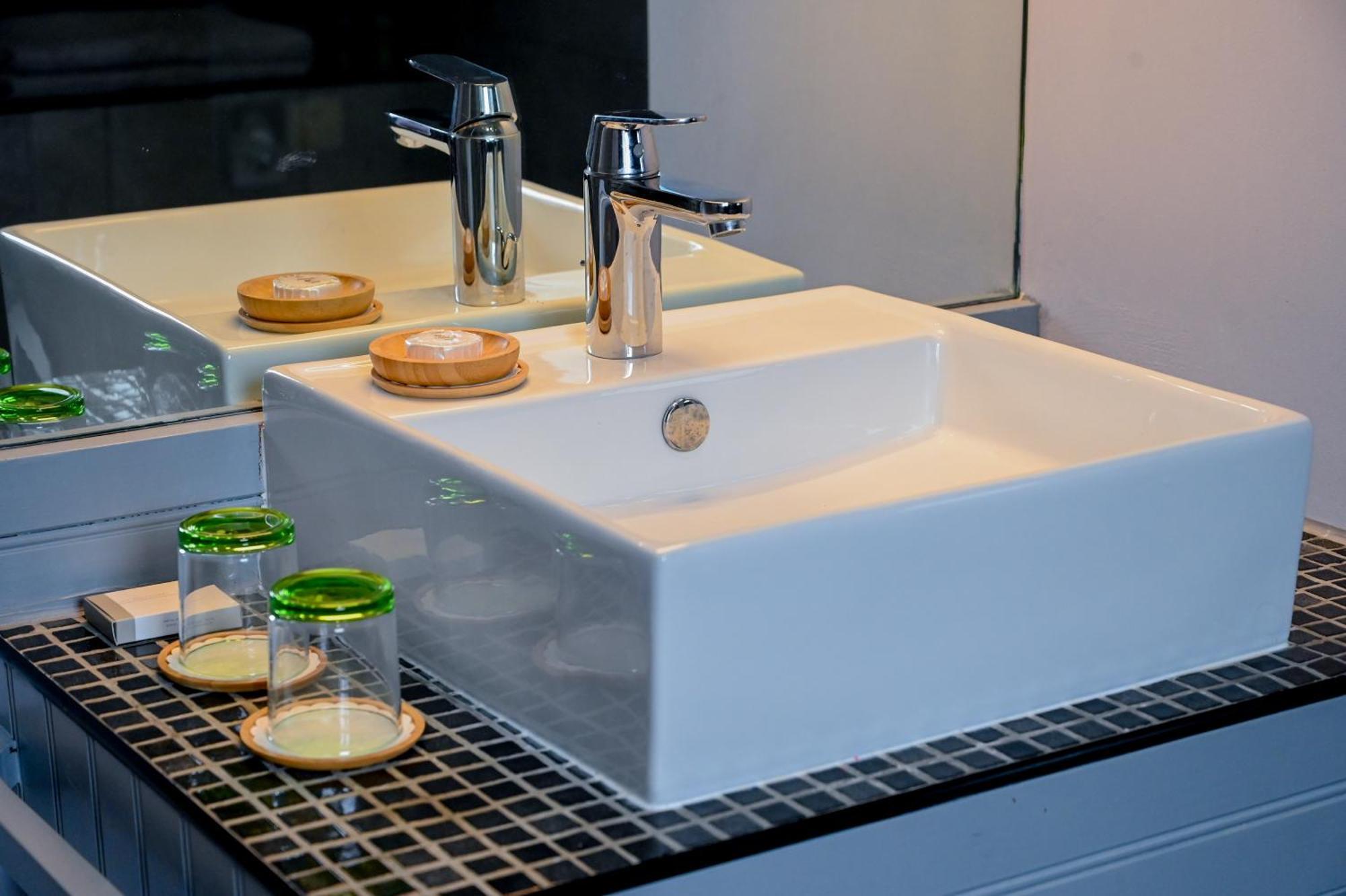 La Fontaine Dort Bed & Breakfast Tessy-sur-Vire ภายนอก รูปภาพ