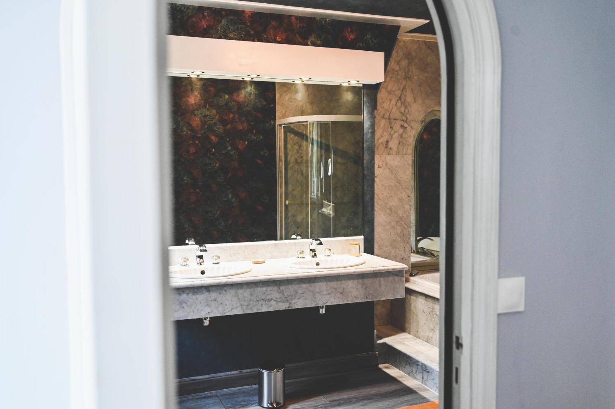 La Fontaine Dort Bed & Breakfast Tessy-sur-Vire ภายนอก รูปภาพ