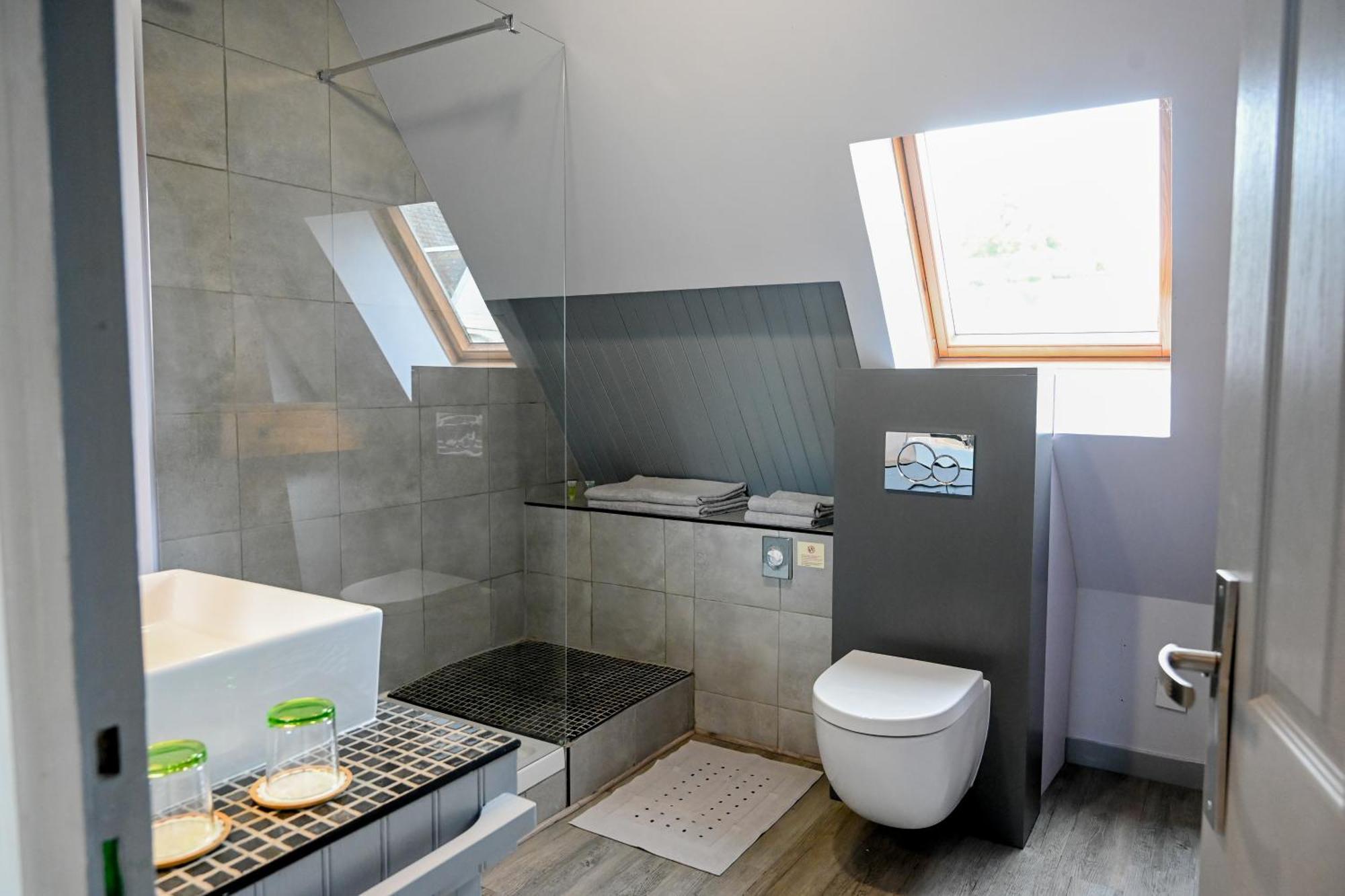 La Fontaine Dort Bed & Breakfast Tessy-sur-Vire ภายนอก รูปภาพ